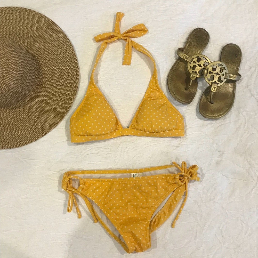 Yellow polka dot ROXY bikini 👙